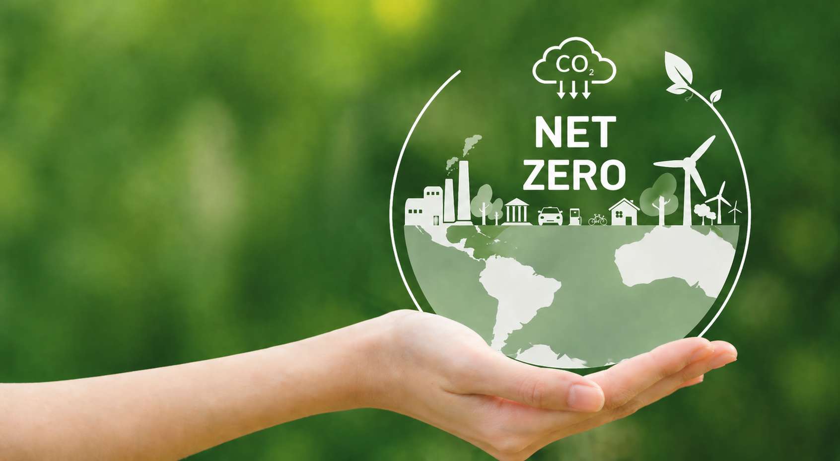 Net Zero คืออะไร การลดการปล่อยก๊าซเรือนกระจกจากการดำเนินธุรกิจให้เหลือน้อยที่สุดเท่าที่จะทำได้ โดยให้ความสำคัญกับการ “ลดการปล่อยจริง” เป็นลำดับแรก และสำหรับการปล่อยที่ยังหลีกเลี่ยงไม่ได้ องค์กรจึงค่อยใช้แนวทางในการดูดซับหรือชดเชยคาร์บอน เพื่อให้ปริมาณการปล่อยก๊าซเรือนกระจกสุทธิเป็นศูนย์ในภาพรวมขององค์กร
