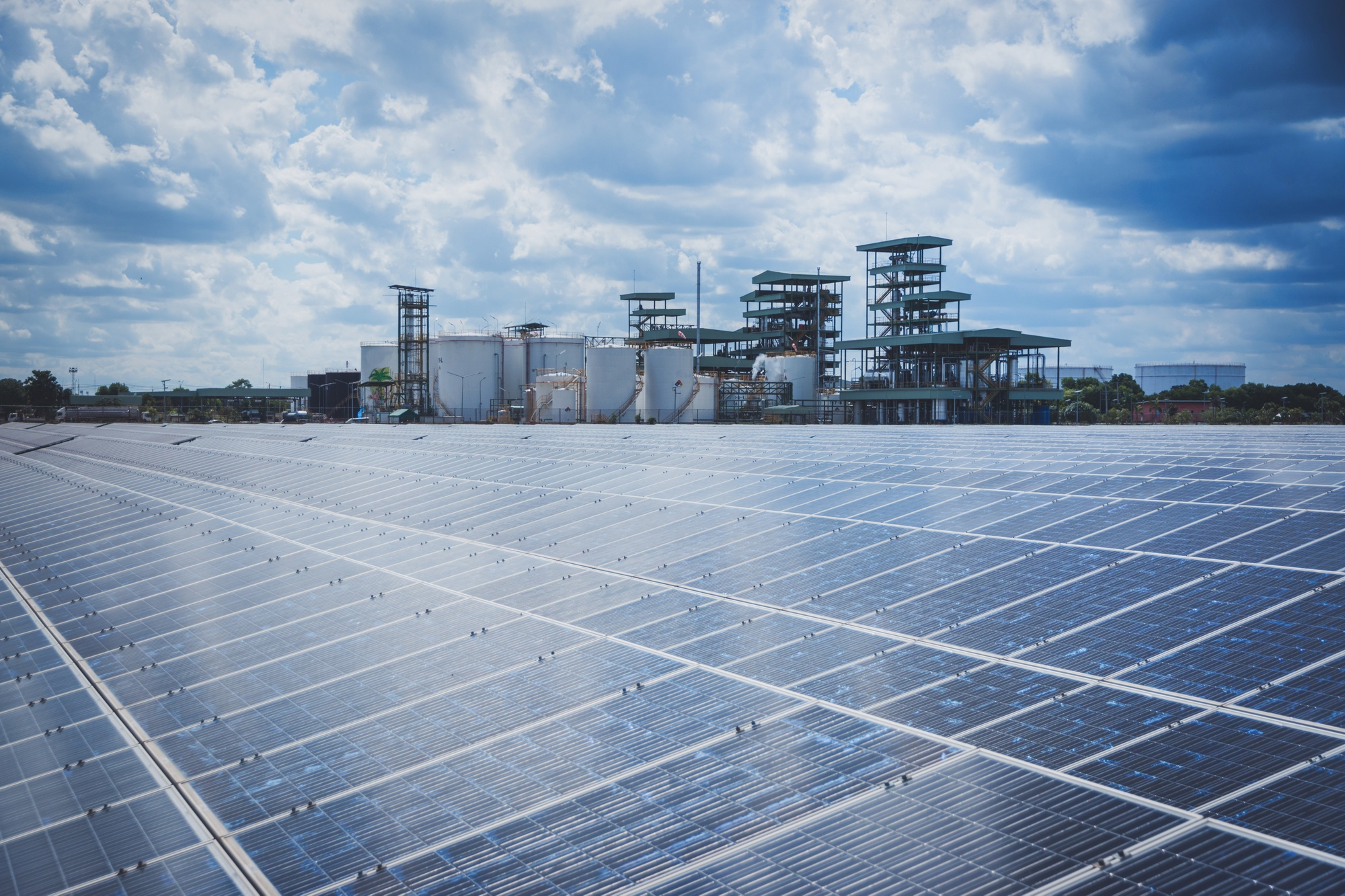 Solar PPA vs. Self-Investment Solar PPA (Power Purchase Agreement): Install Solar with Zero Upfront Investment A Solar PPA enables businesses to install solar systems on factories, warehouses, or commercial buildings without making a significant upfront capital investment. The service provider is responsible for financing, designing, installing, operating, and maintaining the entire system. In return, the business purchases the electricity generated by the solar system at a pre-agreed rate.